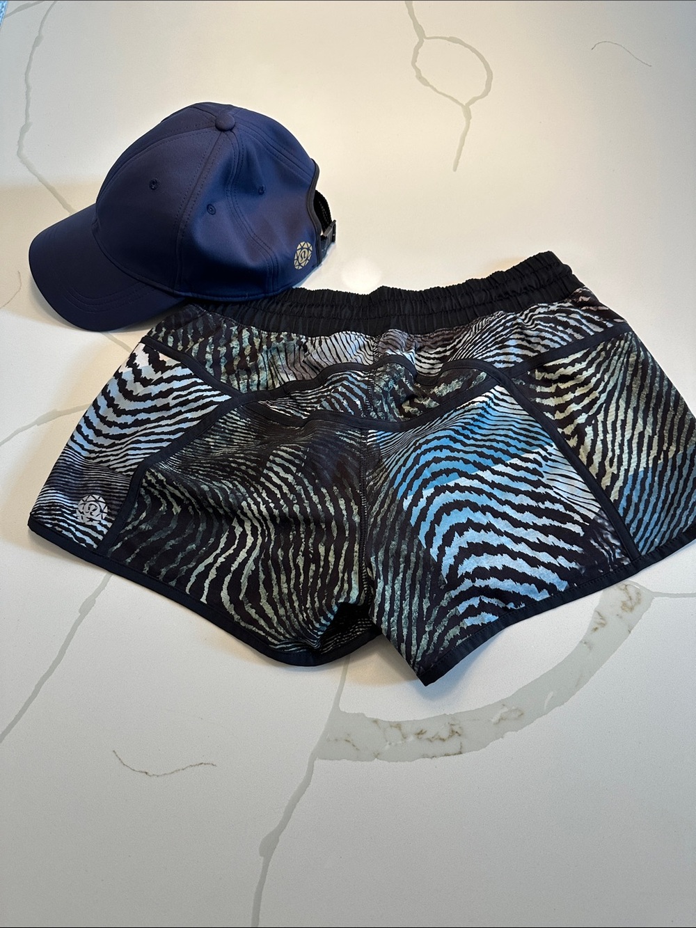 Bundle of Lululemon seawheeze tracker shorts size 8 + matching hat ♎️🍋
